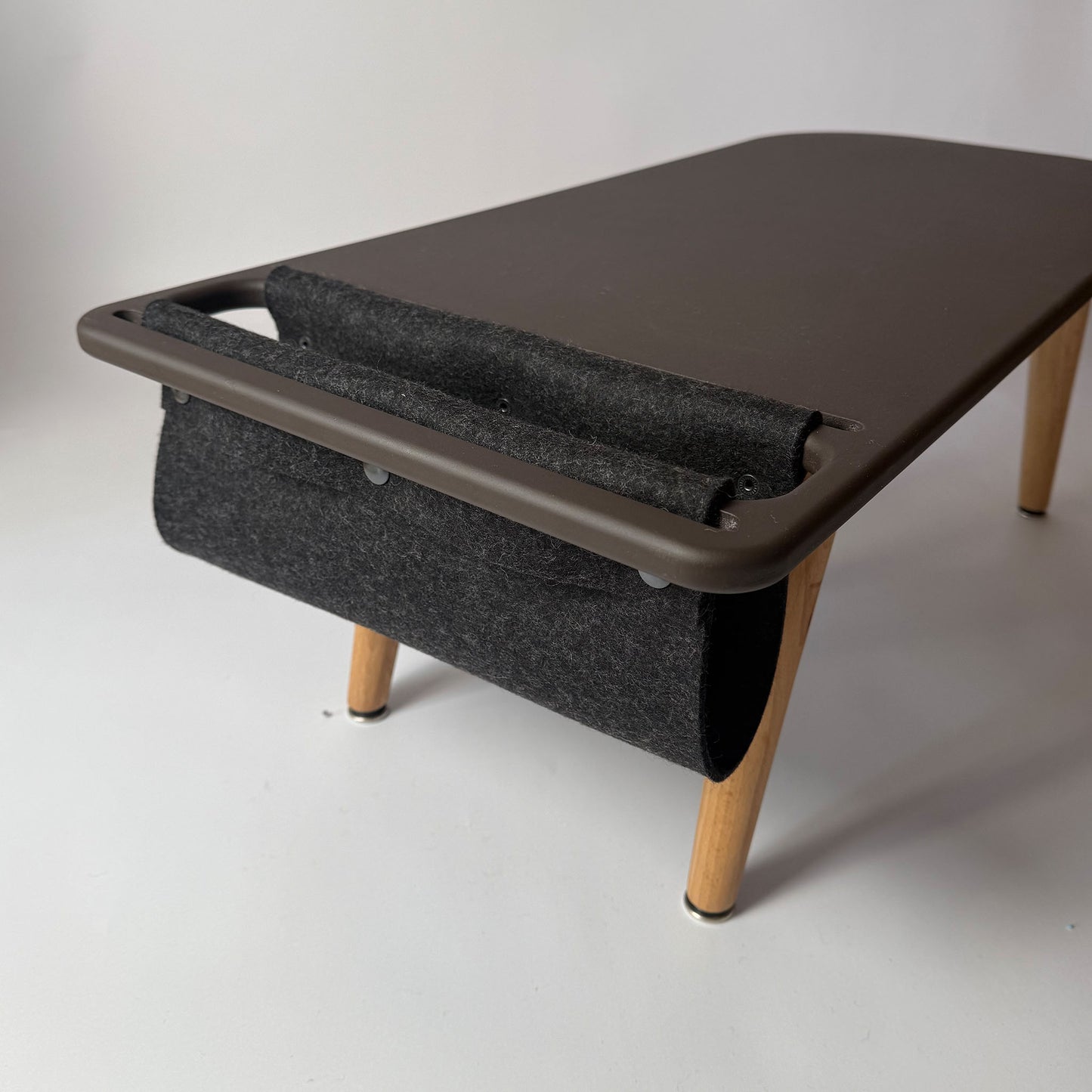 Couchtisch "Stash": Zeitloses Mid-Century Design trifft Funktion
