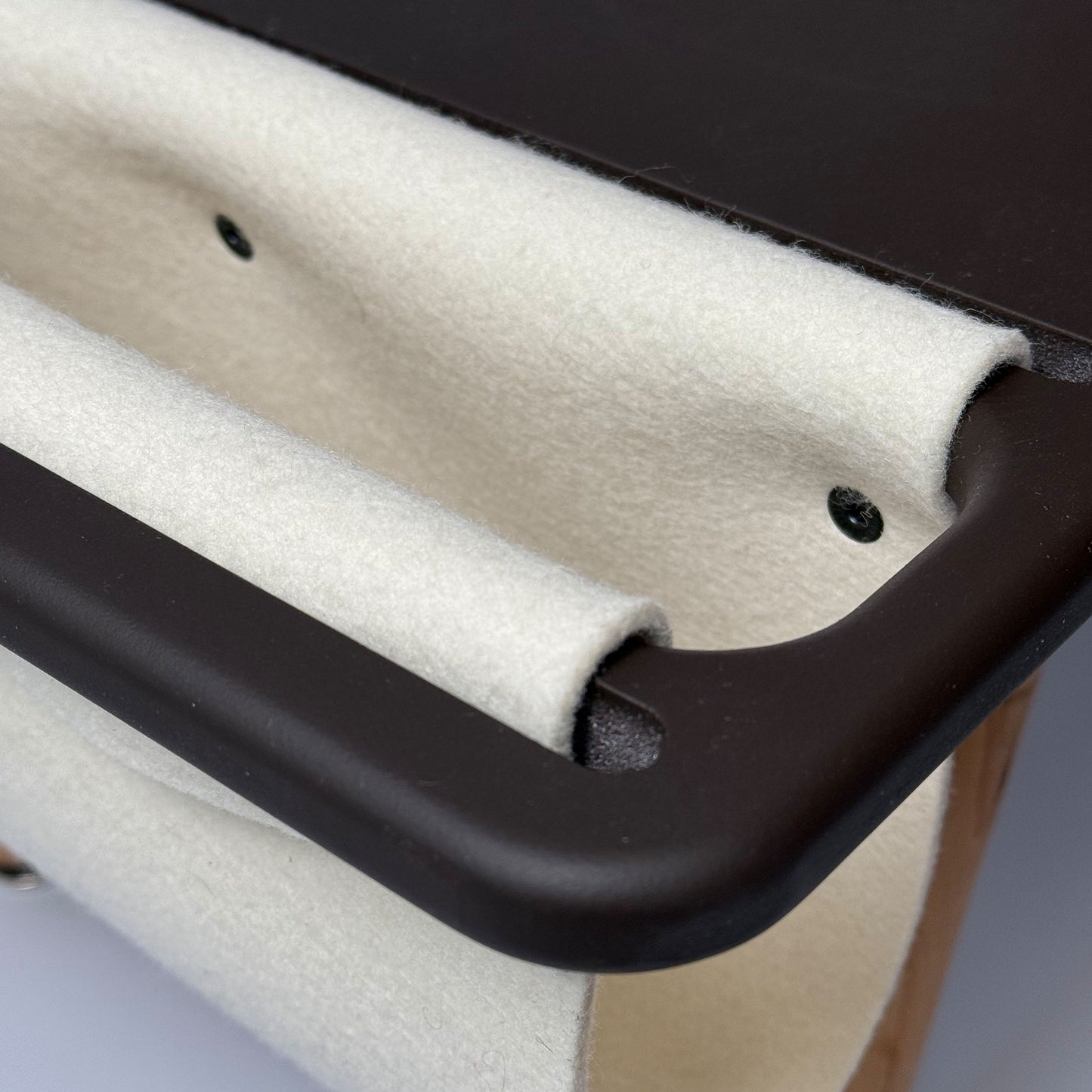 Couchtisch "Stash": Zeitloses Mid-Century Design trifft Funktion