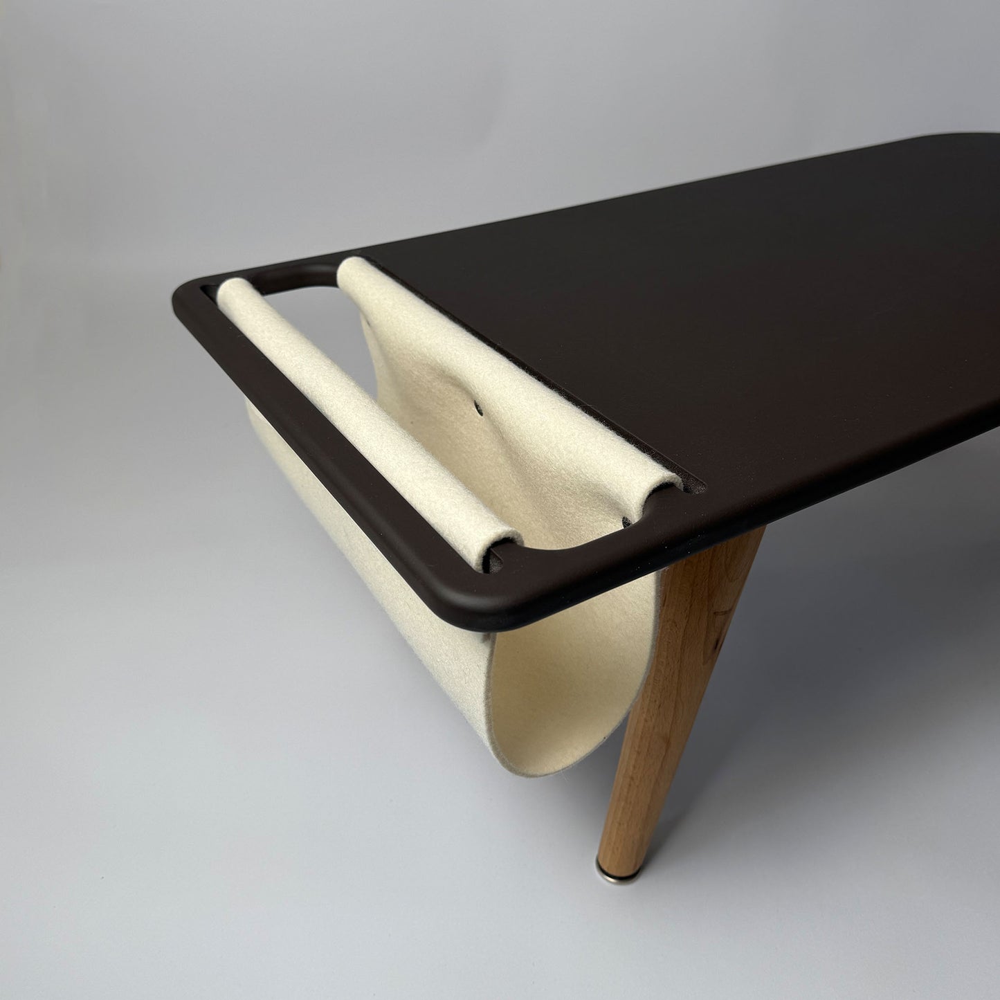 Couchtisch "Stash": Zeitloses Mid-Century Design trifft Funktion