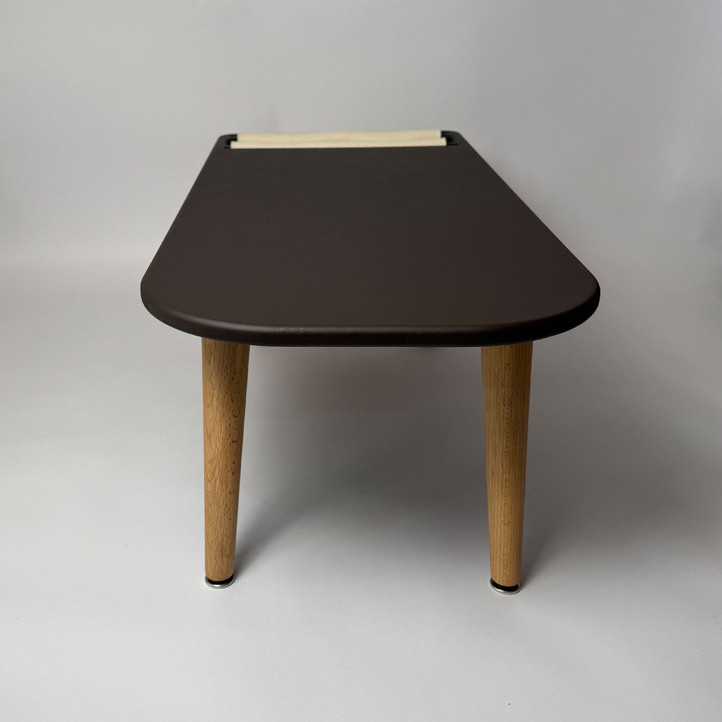 Couchtisch "Stash": Zeitloses Mid-Century Design trifft Funktion