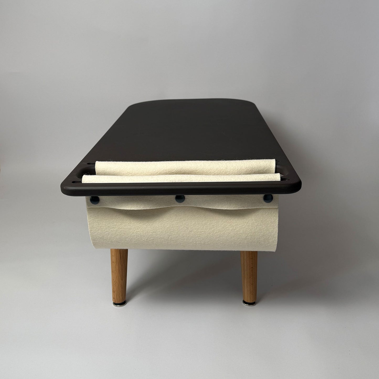 Couchtisch "Stash": Zeitloses Mid-Century Design trifft Funktion