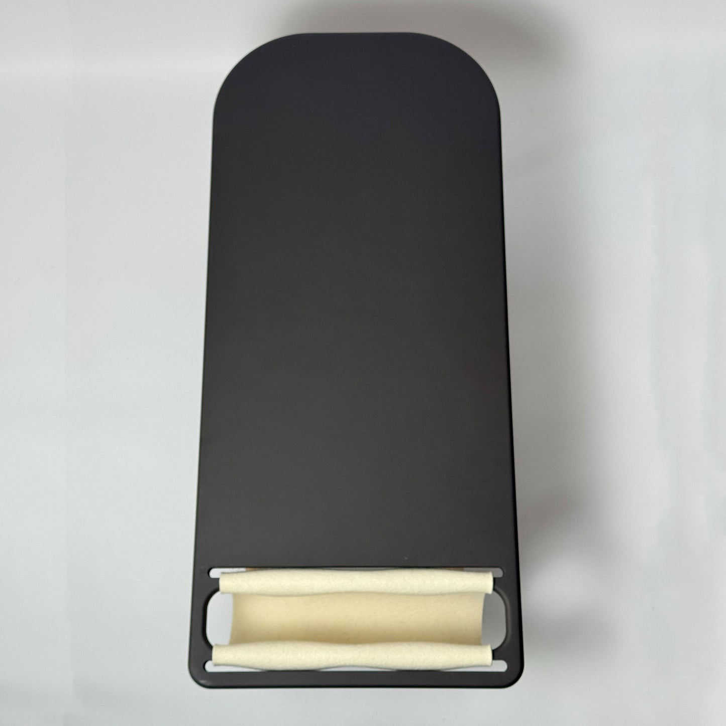 Couchtisch "Stash": Zeitloses Mid-Century Design trifft Funktion